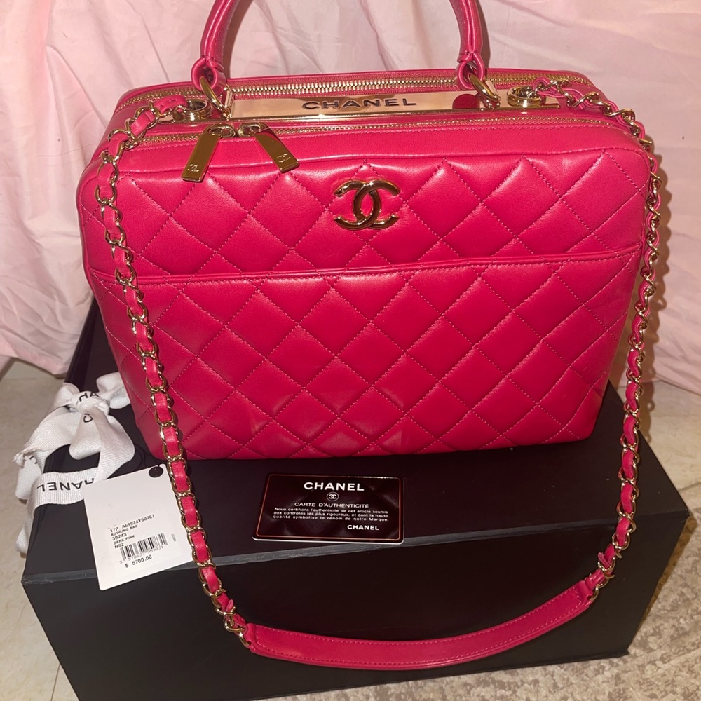 Chanel Fuchsia Quilted lambskin Shoulder Bag